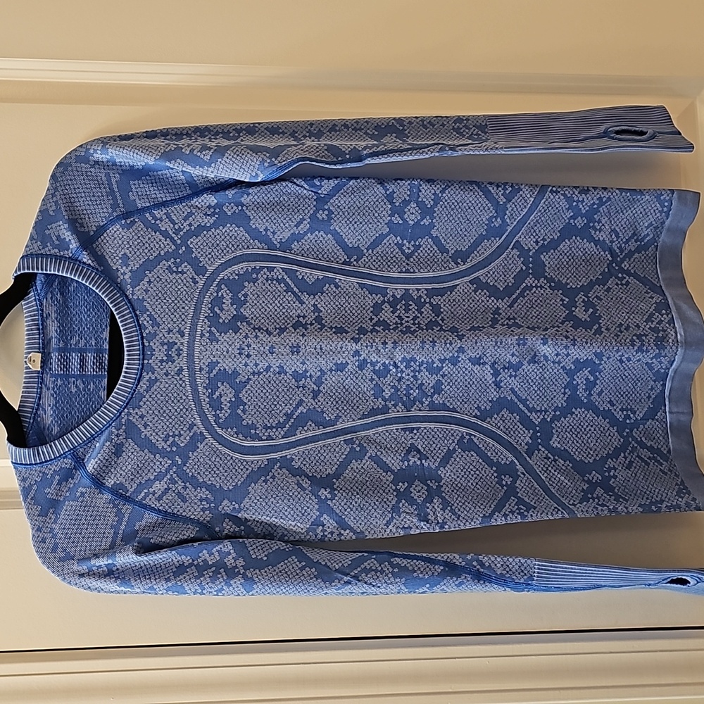 lululemon athletica Blue Textured Long Sleeve Tee